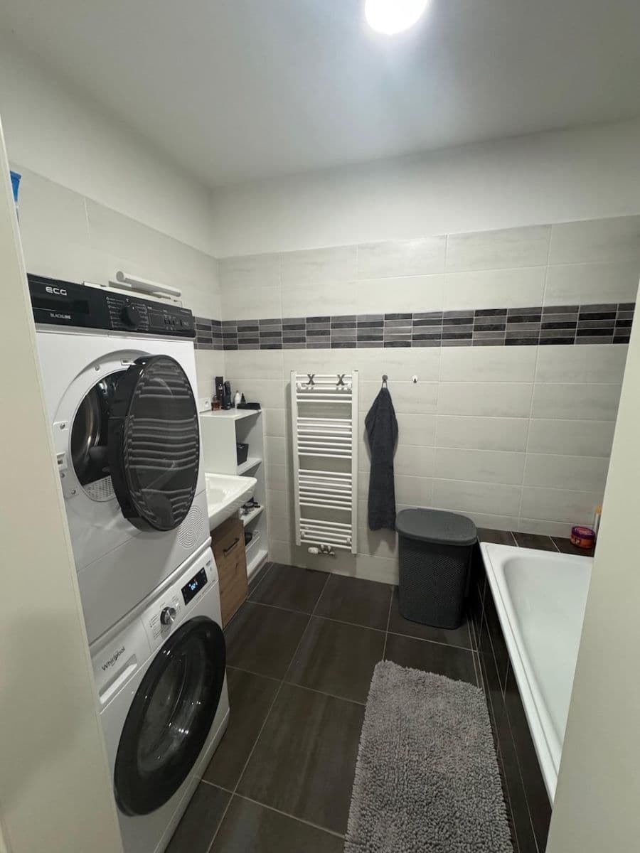 1 bedroom with open-plan kitchen flat to rent, 67 m², Tovární, Olomouc, Olomoucký Region 1 bedroom with open-plan kitchen flat to rent, 67 m², Tovární, Olomouc, Olomoucký Region