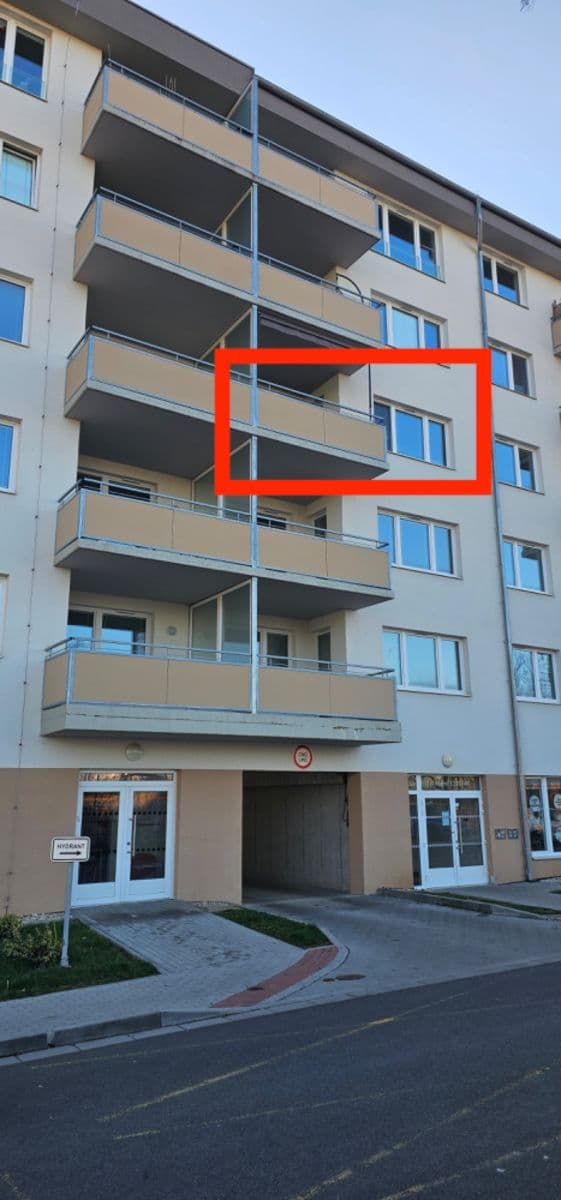 1 bedroom with open-plan kitchen flat to rent, 67 m², Tovární, Olomouc, Olomoucký Region 1 bedroom with open-plan kitchen flat to rent, 67 m², Tovární, Olomouc, Olomoucký Region