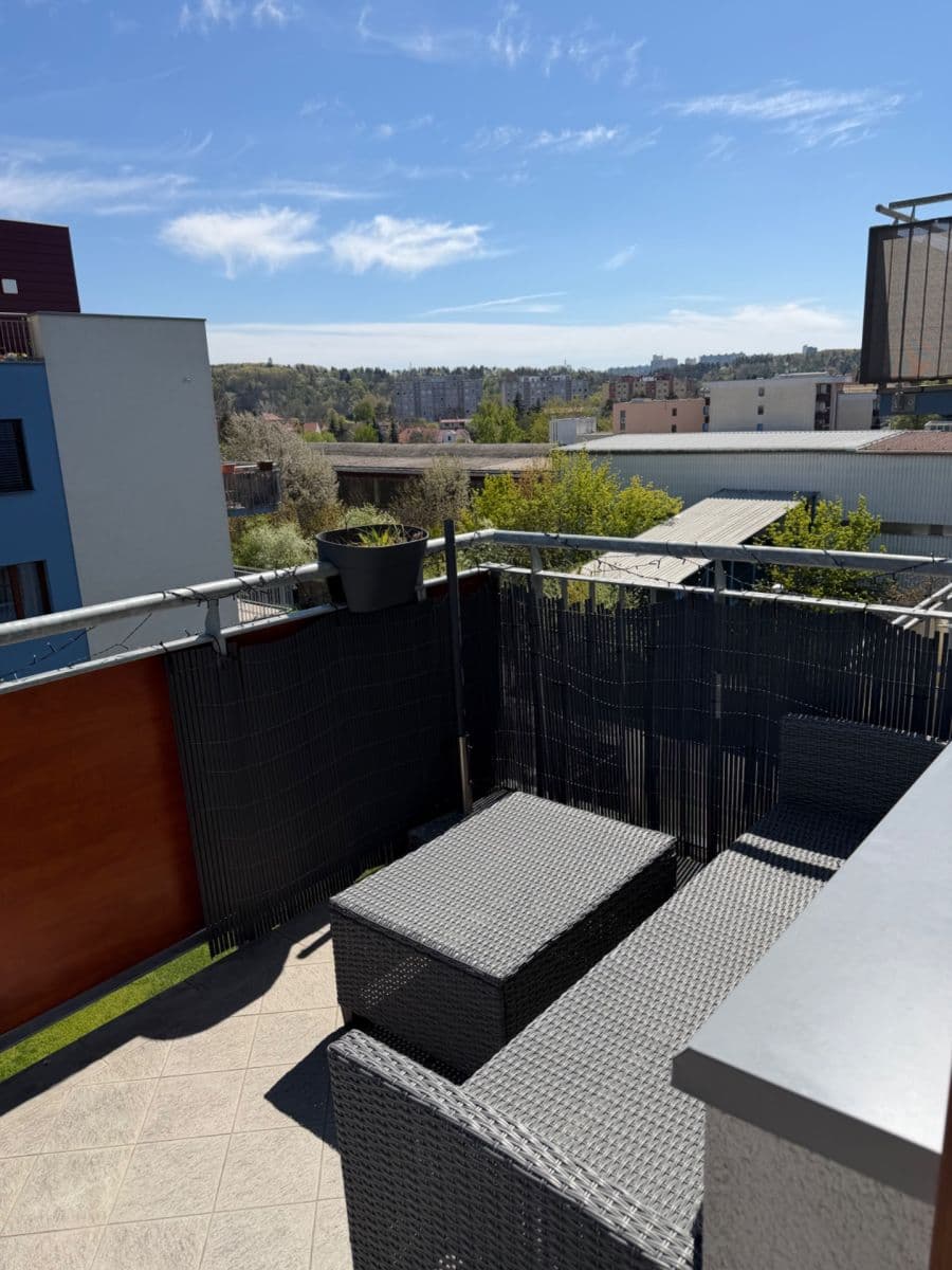 1 bedroom with open-plan kitchen flat to rent, 49 m², Fojtova, Prague, Prague 1 bedroom with open-plan kitchen flat to rent, 49 m², Fojtova, Prague, Prague