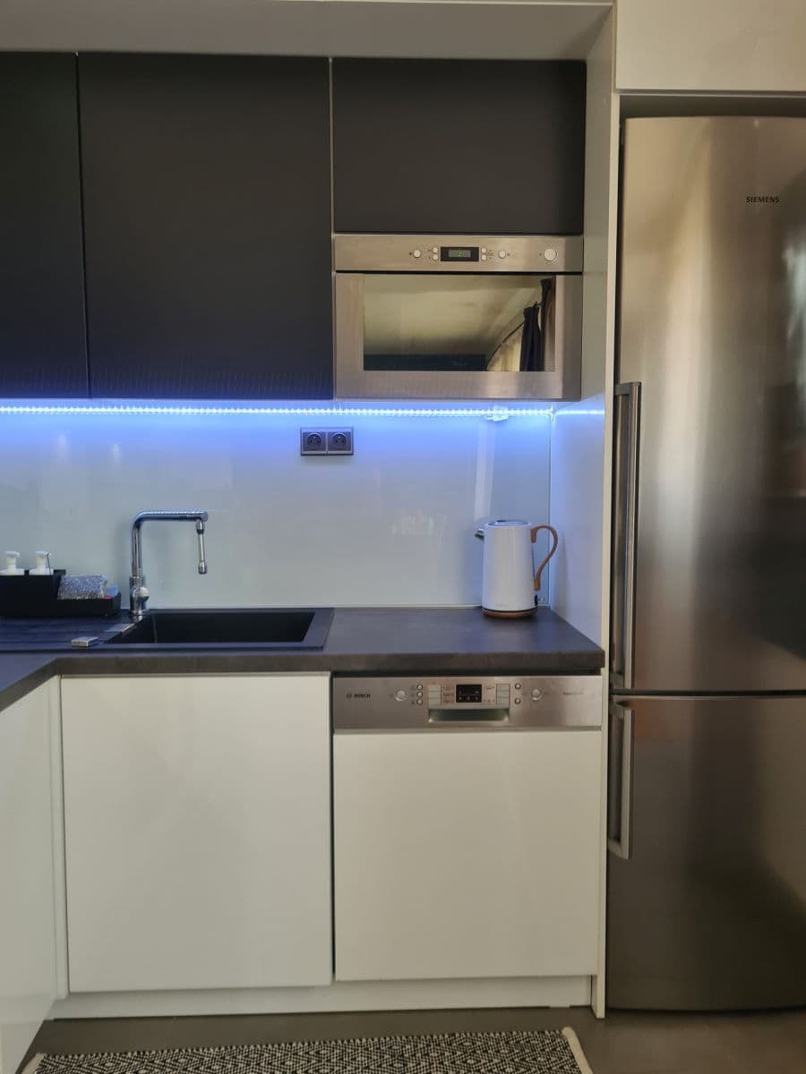 2 bedroom with open-plan kitchen flat to rent, 78 m², Čeljabinská, Prague, Prague 2 bedroom with open-plan kitchen flat to rent, 78 m², Čeljabinská, Prague, Prague