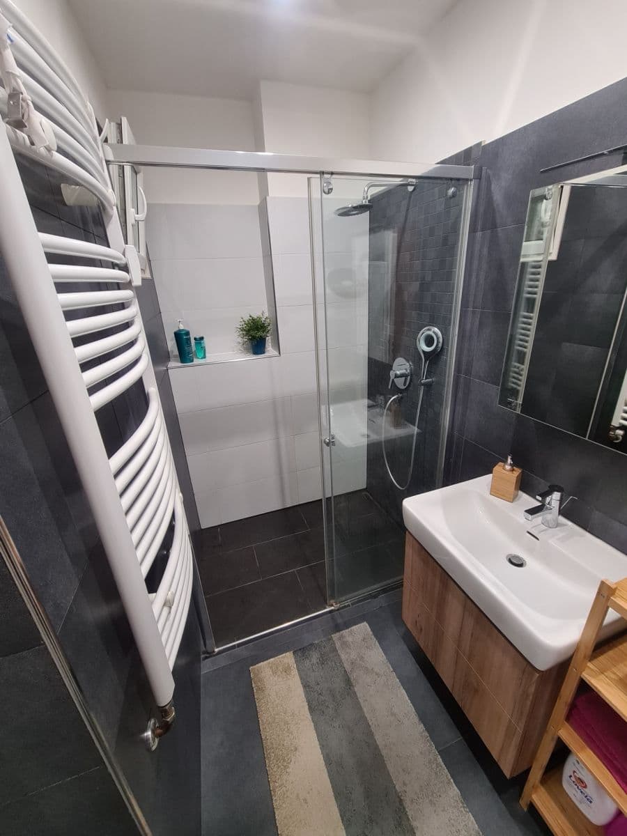 2 bedroom with open-plan kitchen flat to rent, 78 m², Čeljabinská, Prague, Prague 2 bedroom with open-plan kitchen flat to rent, 78 m², Čeljabinská, Prague, Prague