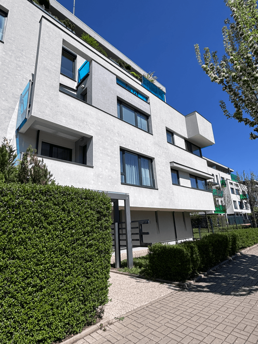 3 bedroom with open-plan kitchen flat to rent, 96 m², Nepomuckých, Prague, Prague 3 bedroom with open-plan kitchen flat to rent, 96 m², Nepomuckých, Prague, Prague