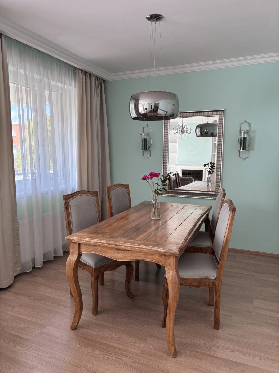 3 bedroom with open-plan kitchen flat to rent, 96 m², Nepomuckých, Prague, Prague 3 bedroom with open-plan kitchen flat to rent, 96 m², Nepomuckých, Prague, Prague