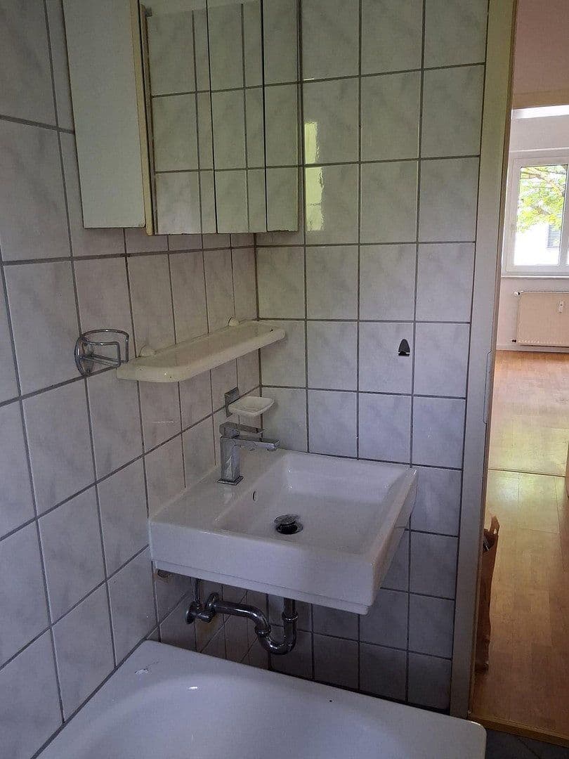 3 bedroom flat to rent, 70 m², Kölner Straße 137, Leverkusen, North Rhine-Westphalia 3 bedroom flat to rent, 70 m², Kölner Straße 137, Leverkusen, North Rhine-Westphalia