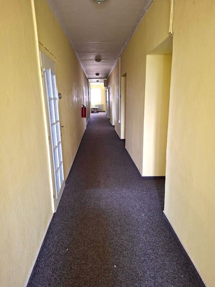 non-residential property to rent, 32 m², Pod Hájem, Králův Dvůr, Středočeský Region non-residential property to rent, 32 m², Pod Hájem, Králův Dvůr, Středočeský Region