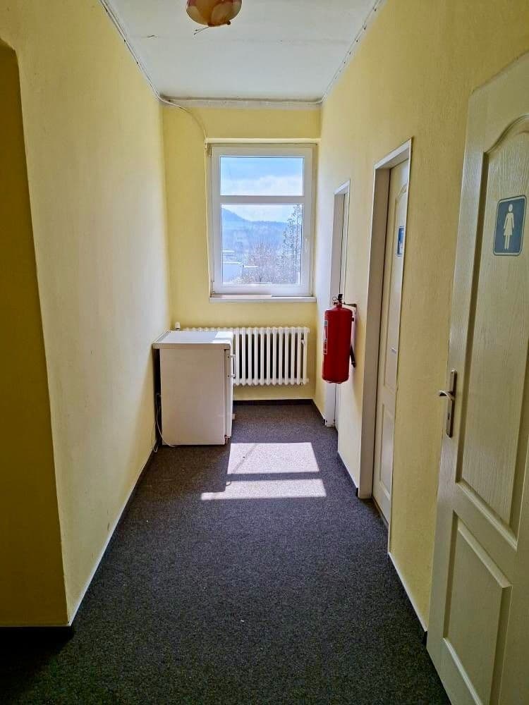 non-residential property to rent, 32 m², Pod Hájem, Králův Dvůr, Středočeský Region non-residential property to rent, 32 m², Pod Hájem, Králův Dvůr, Středočeský Region