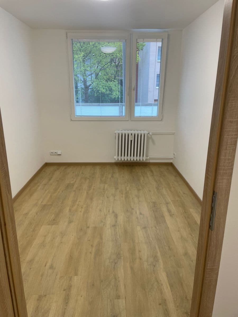 1 bedroom with open-plan kitchen flat to rent, 47 m², Kosmonautů, Mělník, Středočeský Region 1 bedroom with open-plan kitchen flat to rent, 47 m², Kosmonautů, Mělník, Středočeský Region