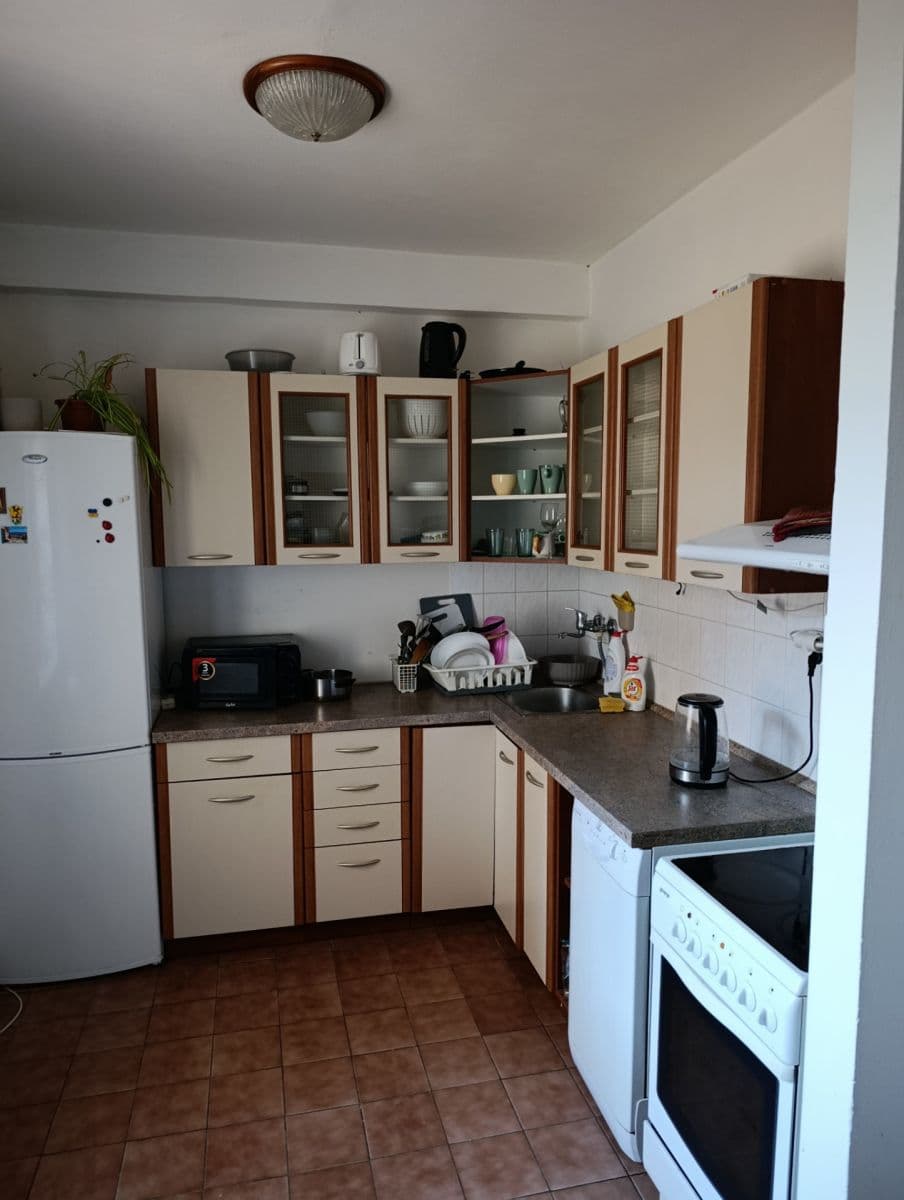 4 bedroom flat to rent, 20 m², Ke Dvoru, Prague, Prague 4 bedroom flat to rent, 20 m², Ke Dvoru, Prague, Prague