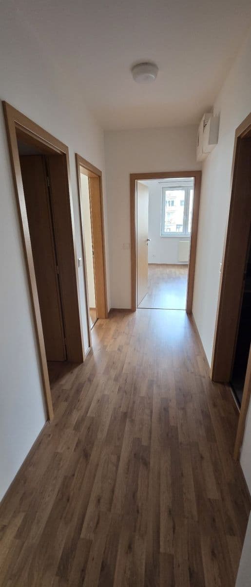 1 bedroom with open-plan kitchen flat to rent, 59 m², Eduarda Hamburgera, Olomouc, Olomoucký Region 1 bedroom with open-plan kitchen flat to rent, 59 m², Eduarda Hamburgera, Olomouc, Olomoucký Region