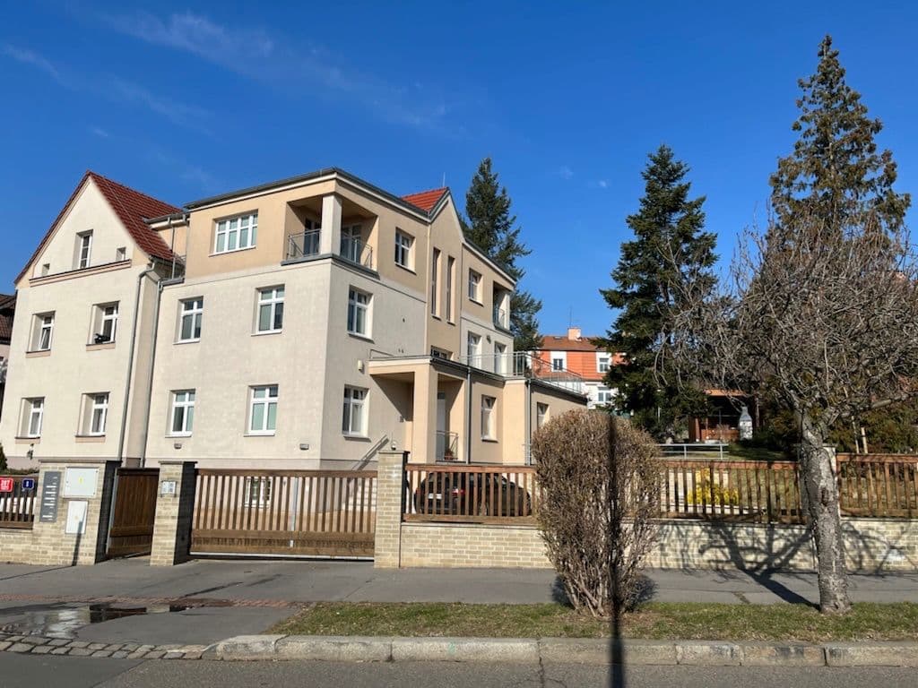 1 bedroom with open-plan kitchen flat to rent, 48 m², U Krbu, Prague, Prague 1 bedroom with open-plan kitchen flat to rent, 48 m², U Krbu, Prague, Prague