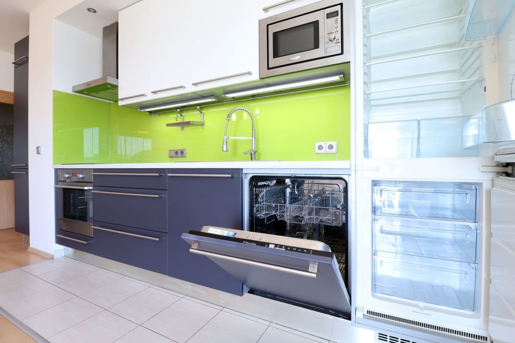 2 bedroom with open-plan kitchen flat to rent, 65 m², Jana Přibíka, Prague, Prague 2 bedroom with open-plan kitchen flat to rent, 65 m², Jana Přibíka, Prague, Prague