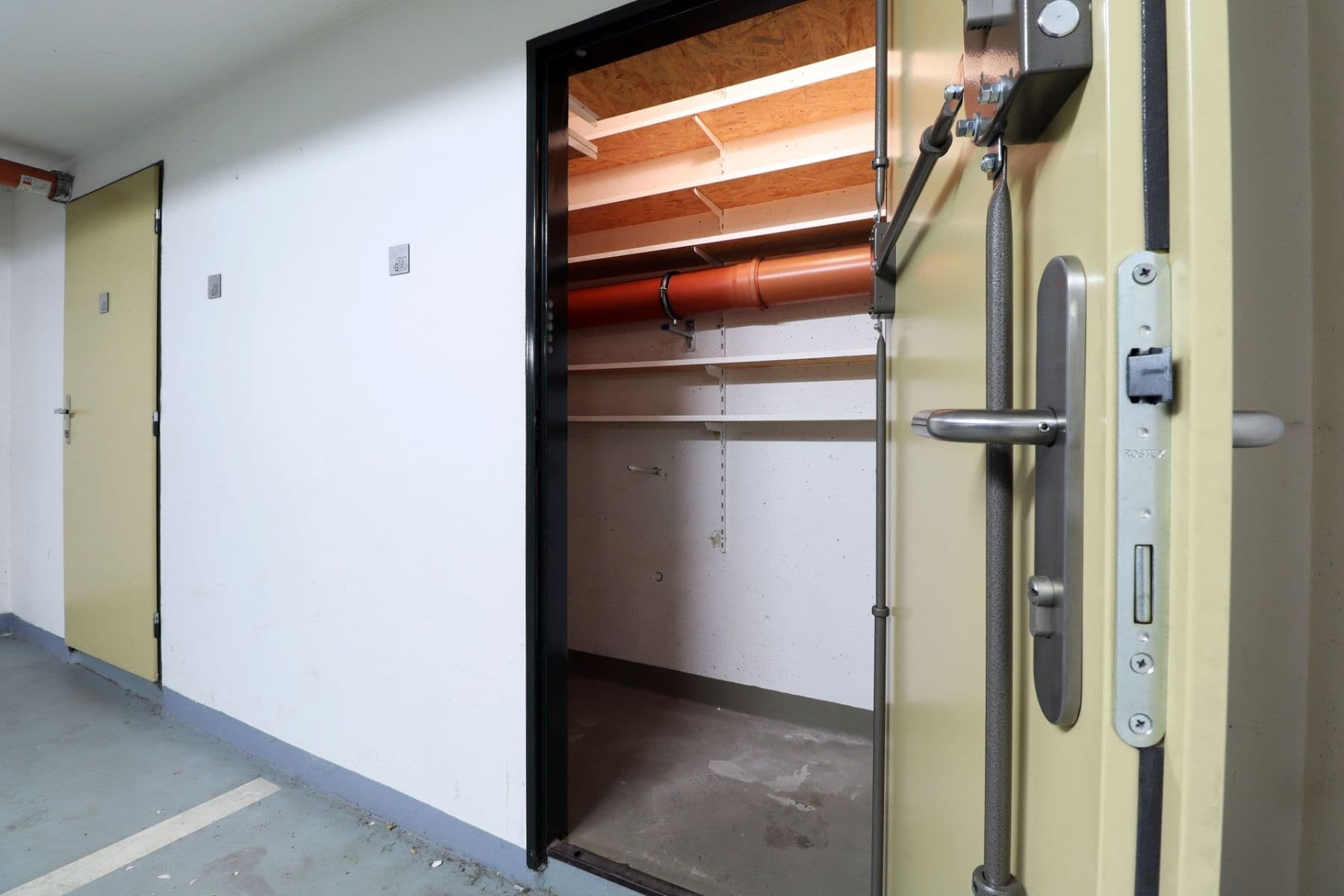 2 bedroom with open-plan kitchen flat to rent, 65 m², Jana Přibíka, Prague, Prague 2 bedroom with open-plan kitchen flat to rent, 65 m², Jana Přibíka, Prague, Prague