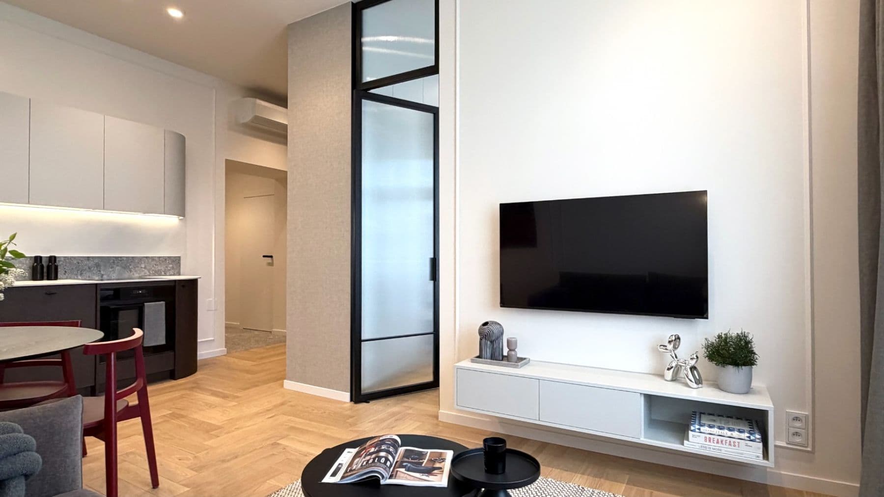 1 bedroom with open-plan kitchen flat to rent, 41 m², Karlínské náměstí, Prague, Prague 1 bedroom with open-plan kitchen flat to rent, 41 m², Karlínské náměstí, Prague, Prague