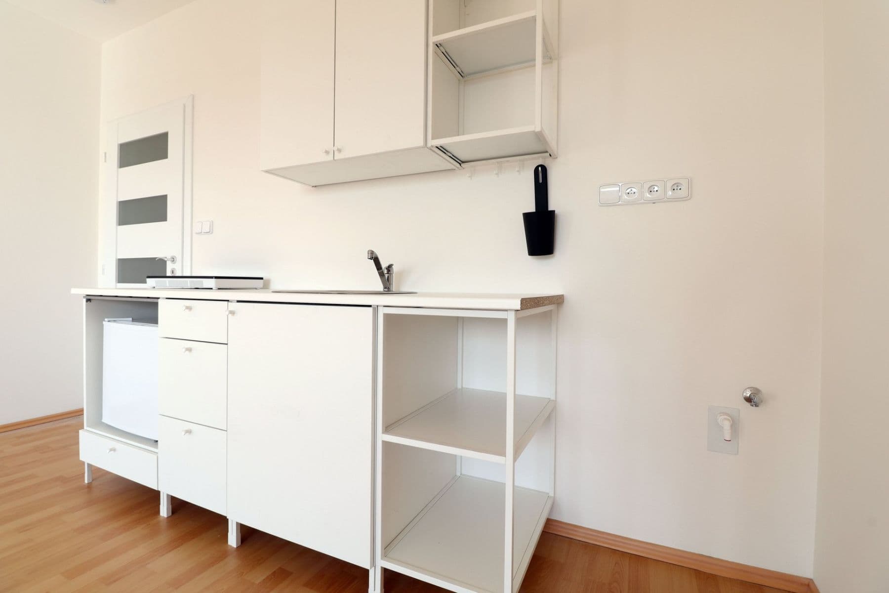 Studio flat to rent, 30 m², Barvířova, Jílové u Prahy, Středočeský Region Studio flat to rent, 30 m², Barvířova, Jílové u Prahy, Středočeský Region