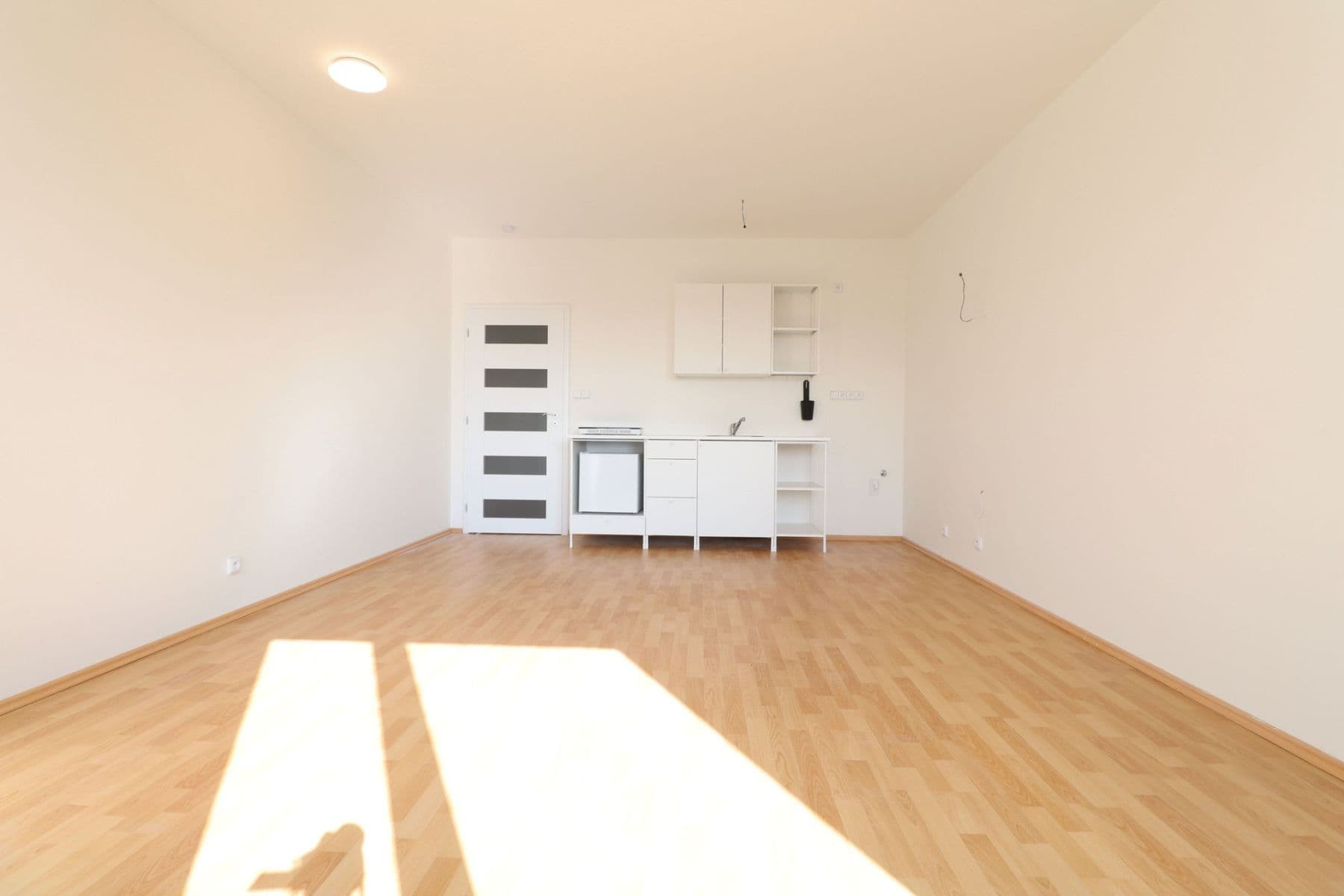 Studio flat to rent, 30 m², Barvířova, Jílové u Prahy, Středočeský Region Studio flat to rent, 30 m², Barvířova, Jílové u Prahy, Středočeský Region