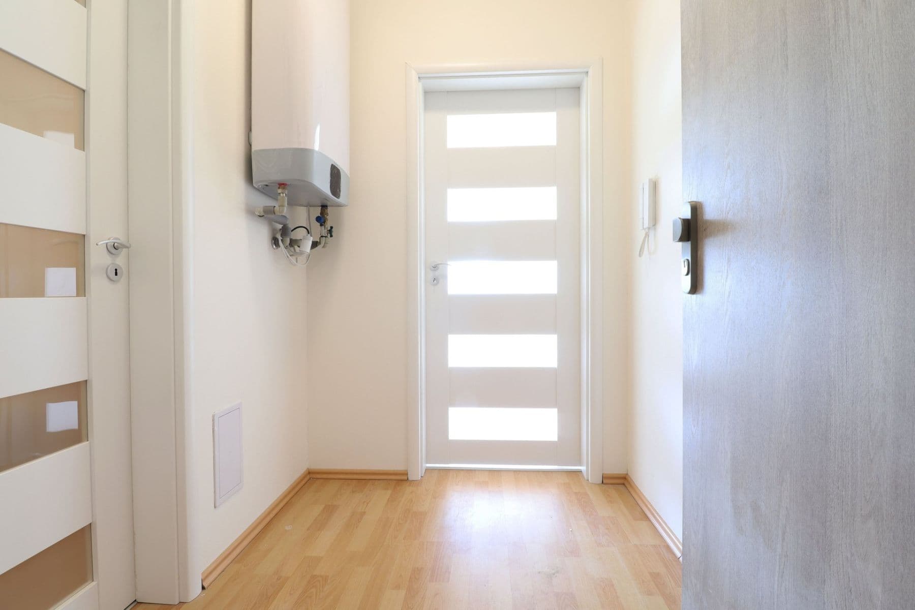 Studio flat to rent, 30 m², Barvířova, Jílové u Prahy, Středočeský Region Studio flat to rent, 30 m², Barvířova, Jílové u Prahy, Středočeský Region