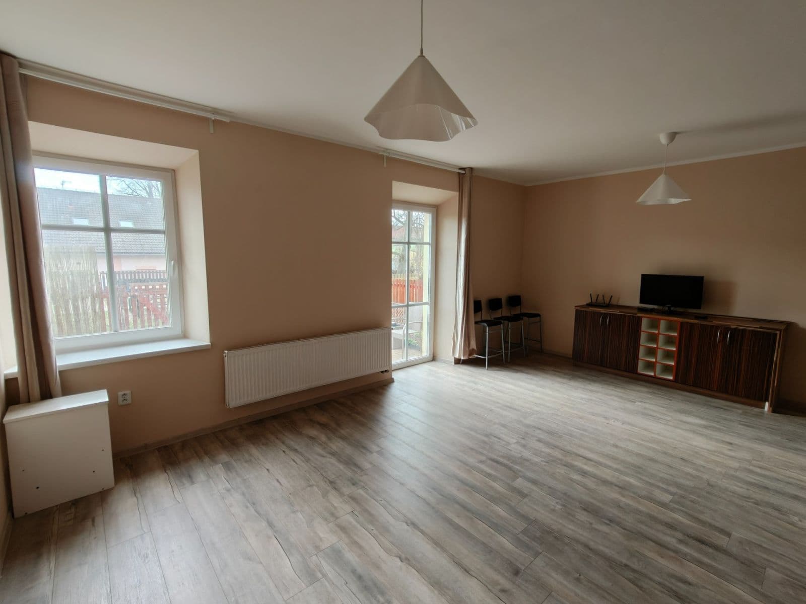 Studio flat to rent, 36 m², Kaštanová, Milovice, Středočeský Region Studio flat to rent, 36 m², Kaštanová, Milovice, Středočeský Region