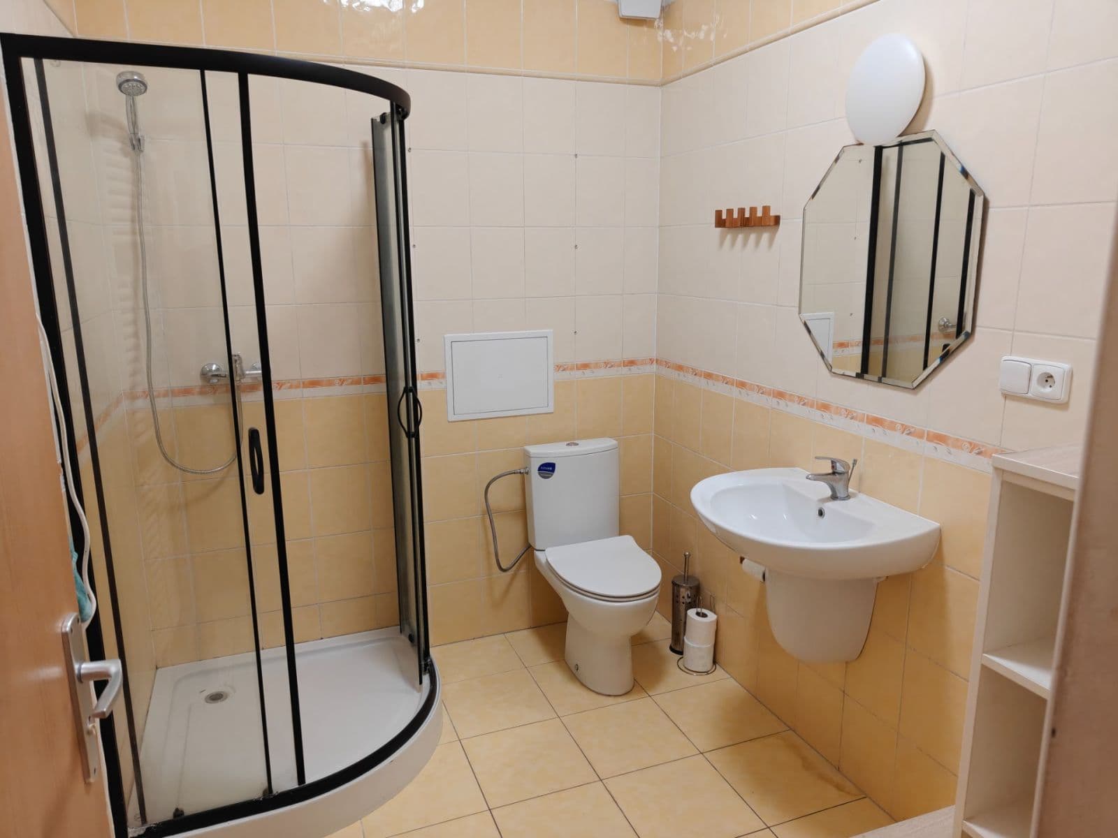 Studio flat to rent, 36 m², Kaštanová, Milovice, Středočeský Region Studio flat to rent, 36 m², Kaštanová, Milovice, Středočeský Region