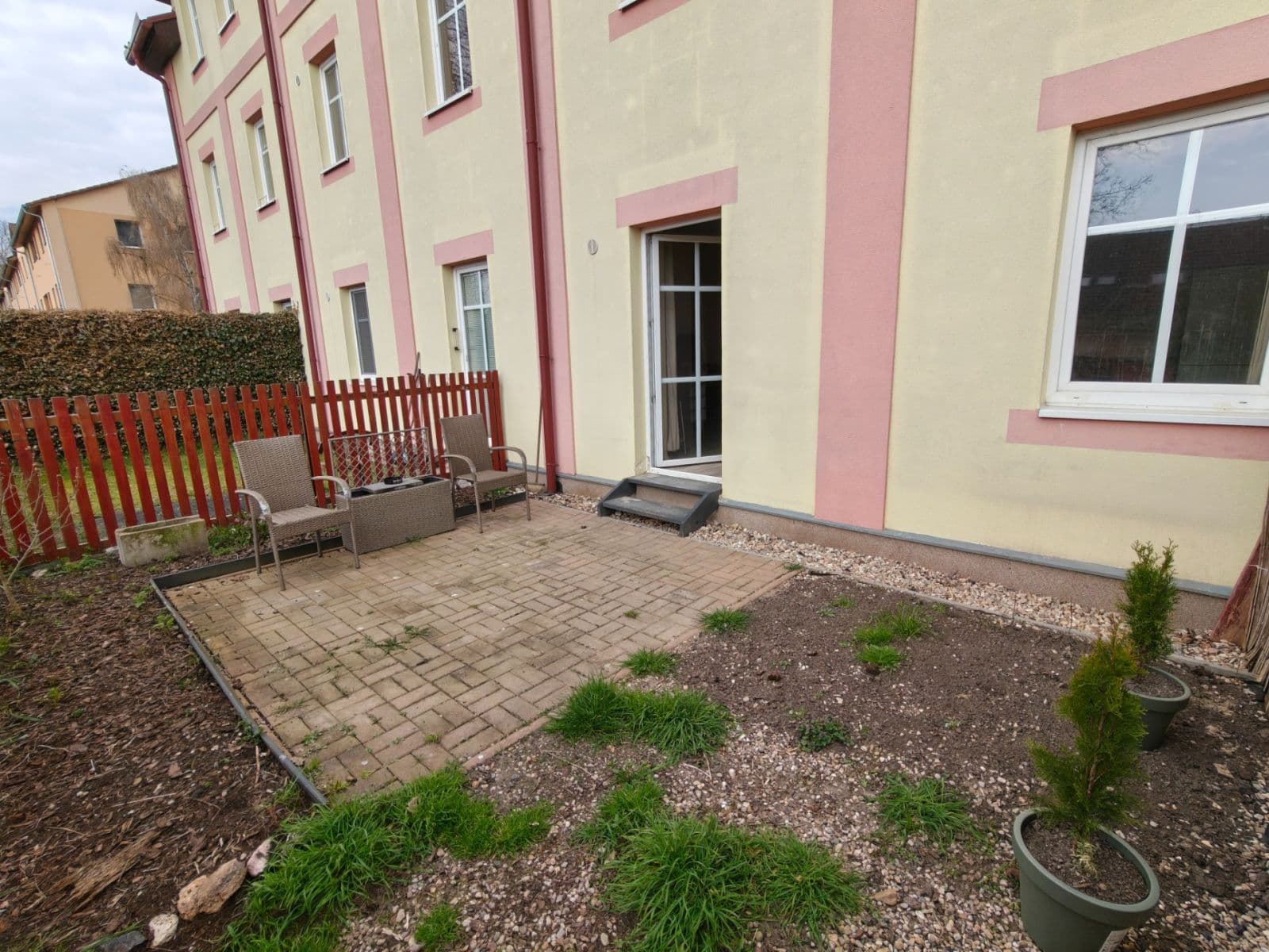 Studio flat to rent, 36 m², Kaštanová, Milovice, Středočeský Region Studio flat to rent, 36 m², Kaštanová, Milovice, Středočeský Region