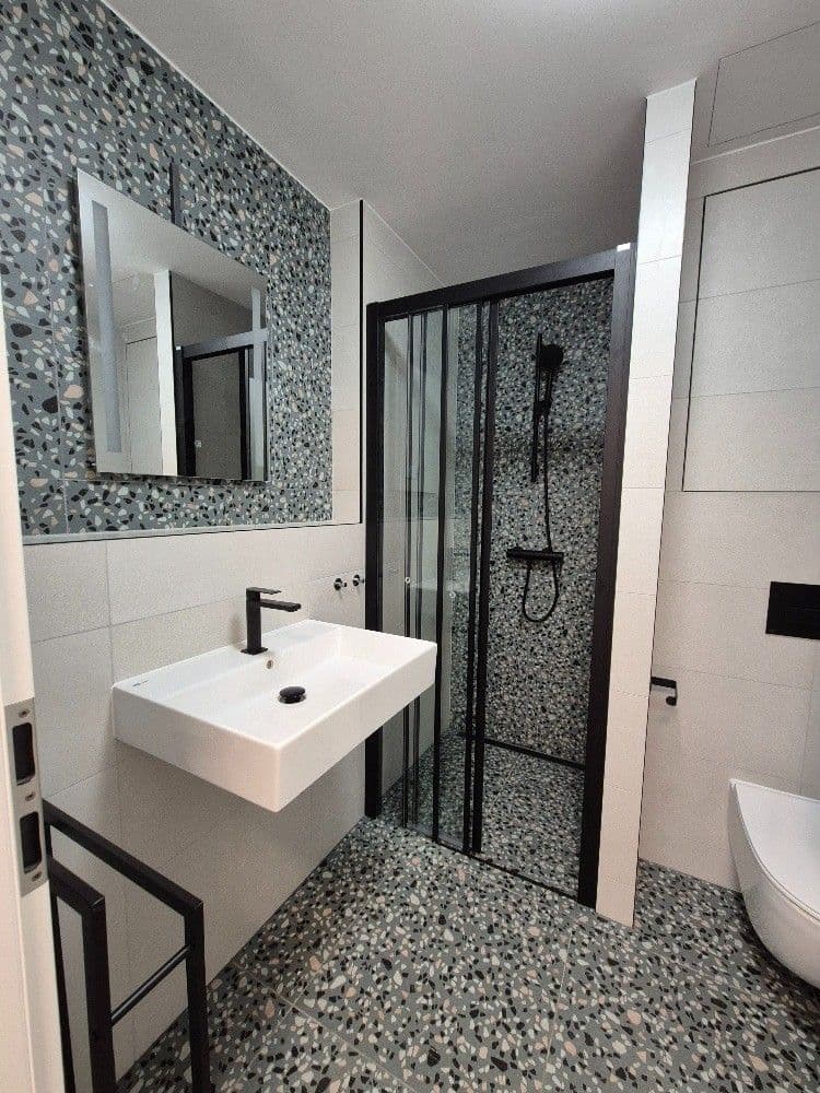 Studio flat to rent, 27 m², Mezitraťová, Prague, Prague Studio flat to rent, 27 m², Mezitraťová, Prague, Prague