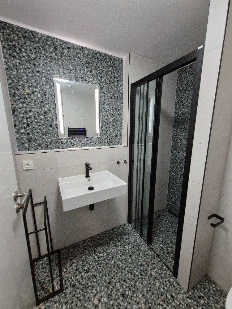 Studio flat to rent, 27 m², Mezitraťová, Prague, Prague Studio flat to rent, 27 m², Mezitraťová, Prague, Prague