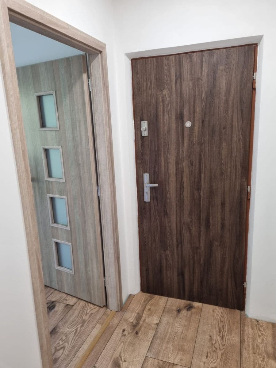 1 bedroom with open-plan kitchen flat for sale, 57 m², Hrdlovská, Osek, Ústecký Region 1 bedroom with open-plan kitchen flat for sale, 57 m², Hrdlovská, Osek, Ústecký Region