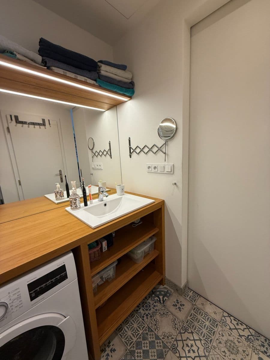 1 bedroom with open-plan kitchen flat for sale, 50 m², Osadní, Prague, Prague 1 bedroom with open-plan kitchen flat for sale, 50 m², Osadní, Prague, Prague