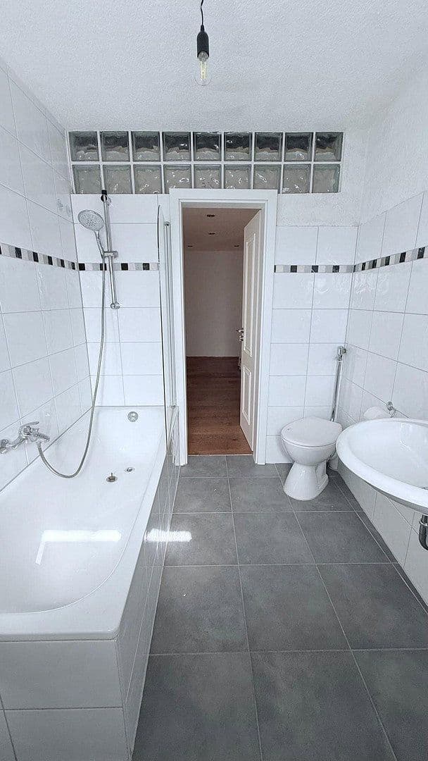 2 bedroom with open-plan kitchen flat to rent, 94 m², Mittelstraße 2, Schwerte, North Rhine-Westphalia 2 bedroom with open-plan kitchen flat to rent, 94 m², Mittelstraße 2, Schwerte, North Rhine-Westphalia