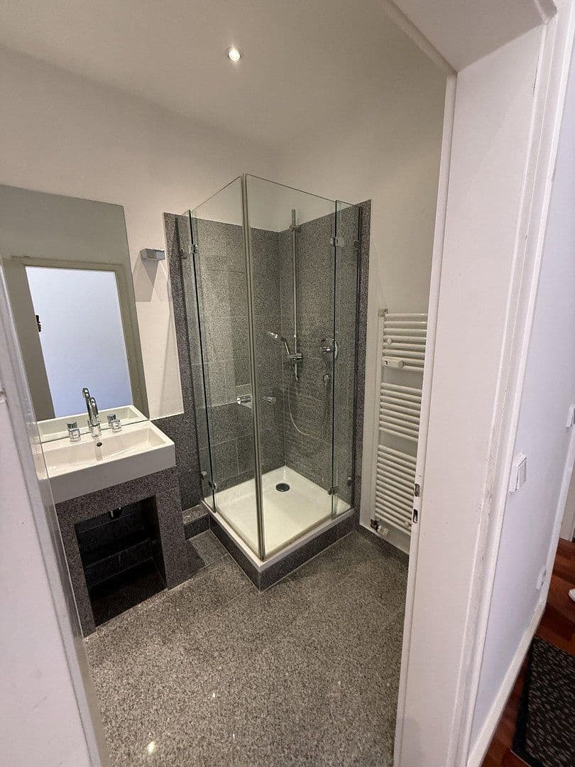 1 bedroom with open-plan kitchen flat to rent, 95 m², Moltkestraße 127, Köln, North Rhine-Westphalia 1 bedroom with open-plan kitchen flat to rent, 95 m², Moltkestraße 127, Köln, North Rhine-Westphalia