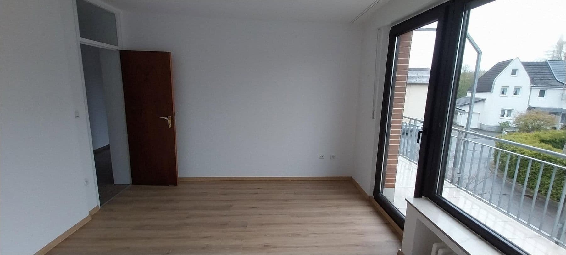 3 bedroom flat to rent, 100 m², Leverkusen, North Rhine-Westphalia 3 bedroom flat to rent, 100 m², Leverkusen, North Rhine-Westphalia