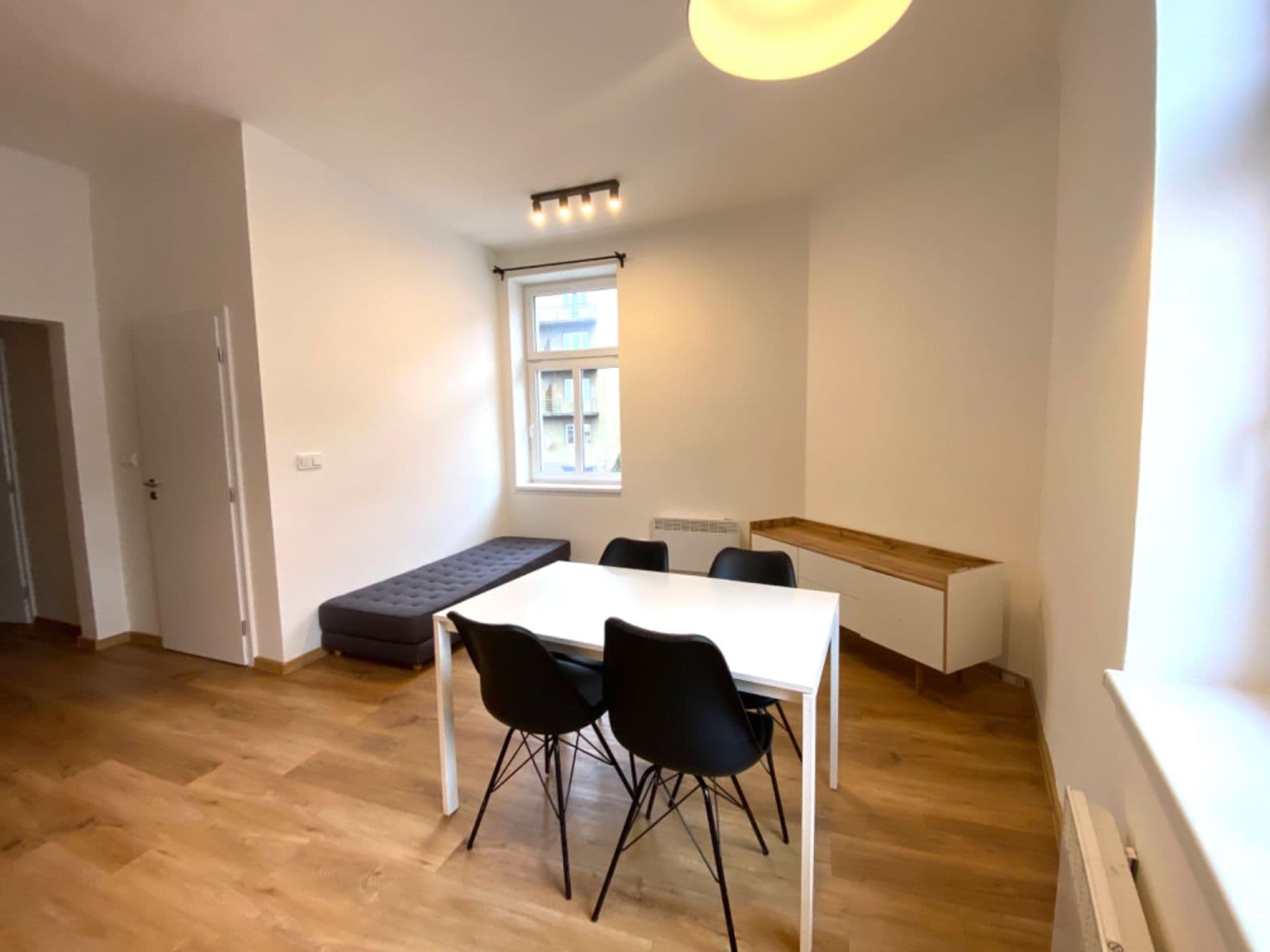 1 bedroom with open-plan kitchen flat to rent, 50 m², Holečkova, Prague, Prague 1 bedroom with open-plan kitchen flat to rent, 50 m², Holečkova, Prague, Prague