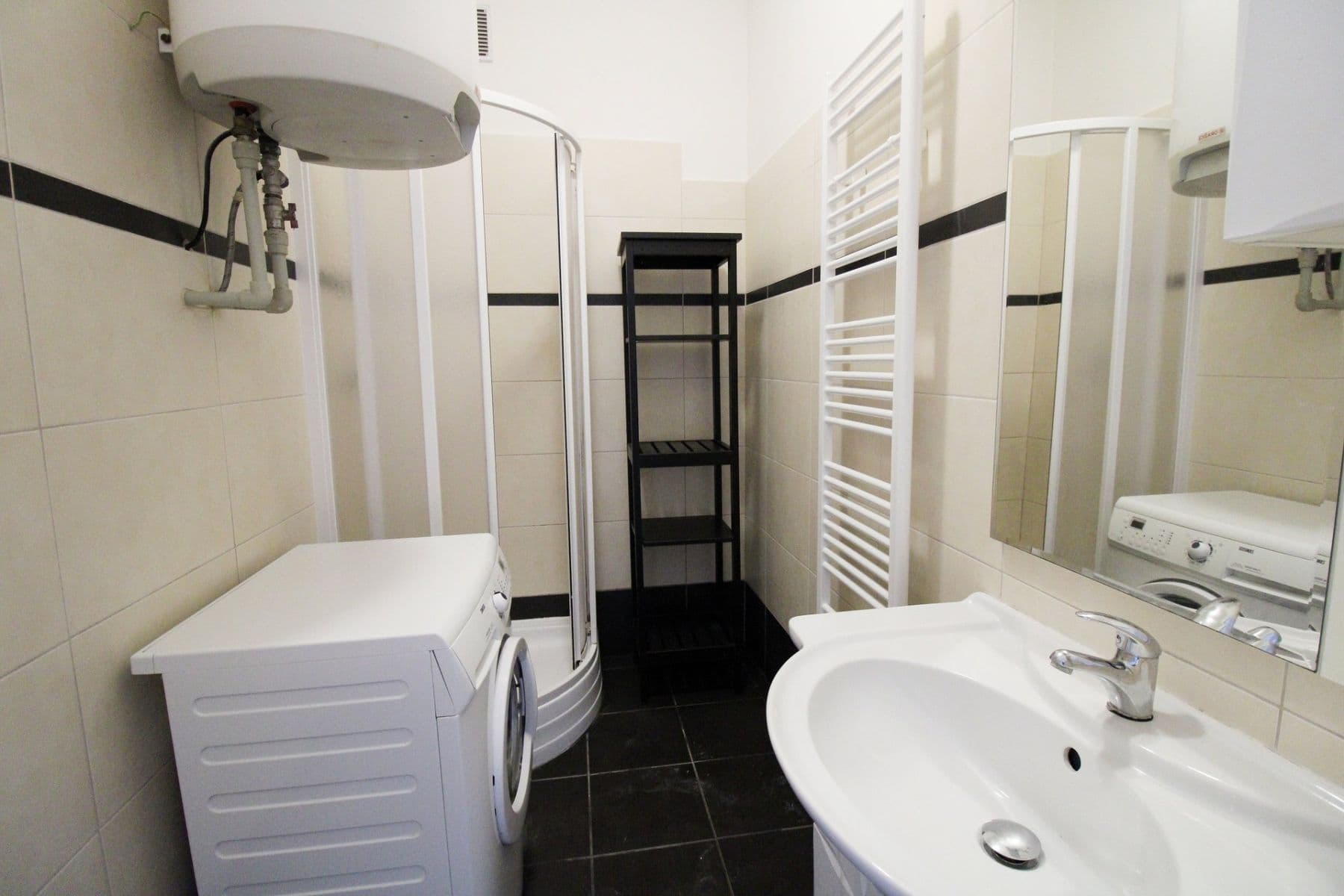 1 bedroom with open-plan kitchen flat to rent, 45 m², Donská, Prague, Prague 1 bedroom with open-plan kitchen flat to rent, 45 m², Donská, Prague, Prague