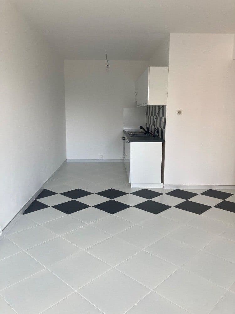 1 bedroom with open-plan kitchen flat for sale, 40 m², Opletalova, Kutná Hora, Středočeský Region 1 bedroom with open-plan kitchen flat for sale, 40 m², Opletalova, Kutná Hora, Středočeský Region