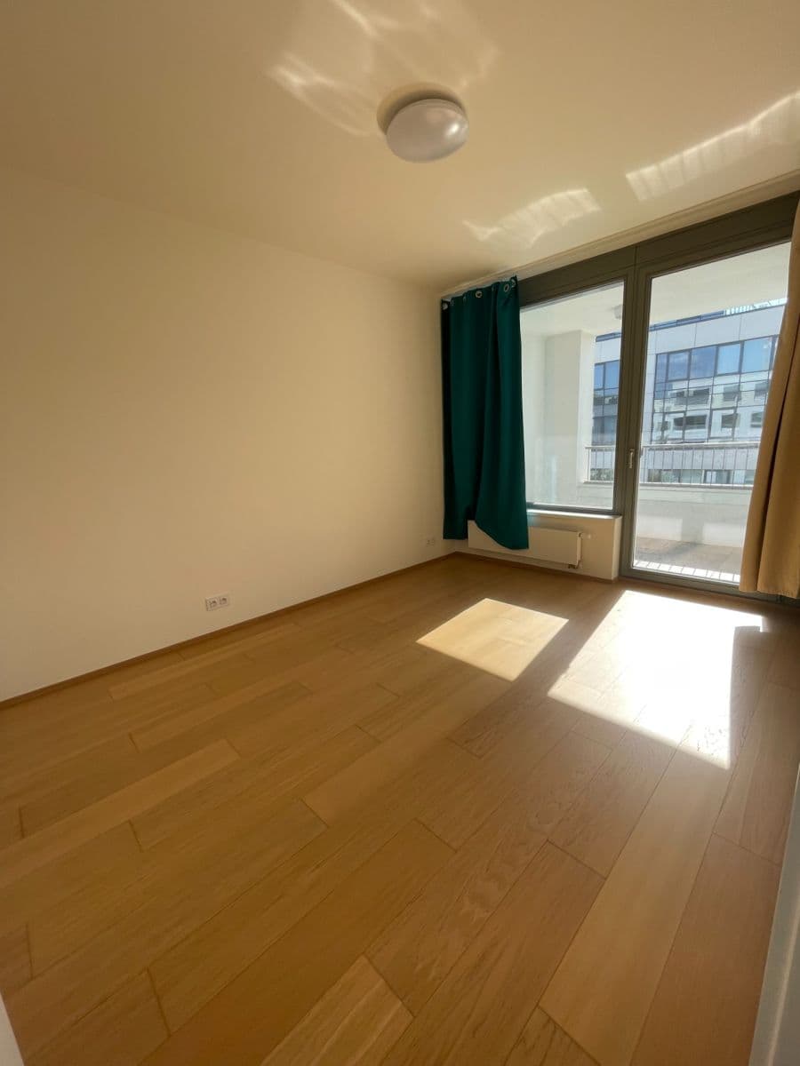 3 bedroom with open-plan kitchen flat to rent, 99 m², Prague, Prague 3 bedroom with open-plan kitchen flat to rent, 99 m², Prague, Prague