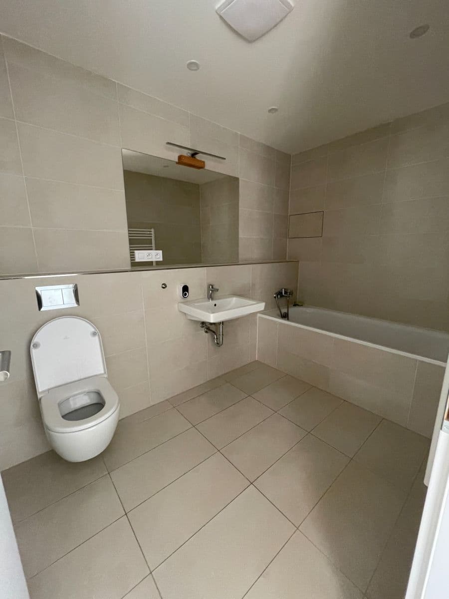 3 bedroom with open-plan kitchen flat to rent, 99 m², Prague, Prague 3 bedroom with open-plan kitchen flat to rent, 99 m², Prague, Prague