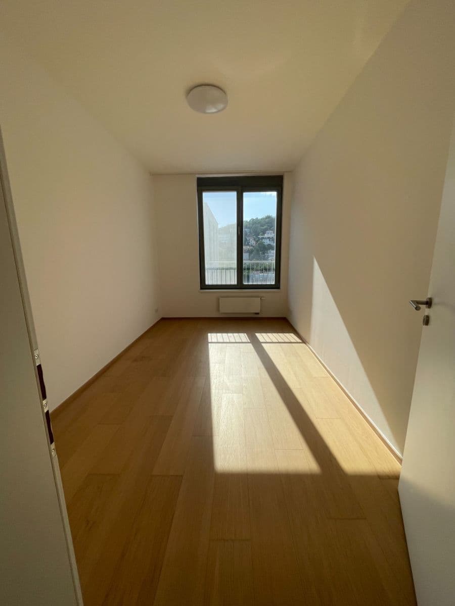 3 bedroom with open-plan kitchen flat to rent, 99 m², Prague, Prague 3 bedroom with open-plan kitchen flat to rent, 99 m², Prague, Prague