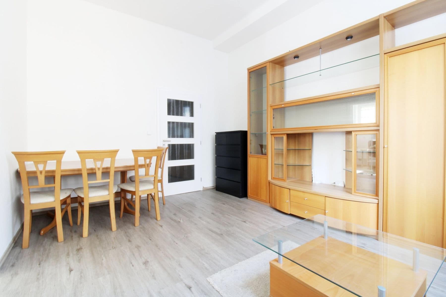 1 bedroom with open-plan kitchen flat to rent, 51 m², Podolská, Prague, Prague 1 bedroom with open-plan kitchen flat to rent, 51 m², Podolská, Prague, Prague