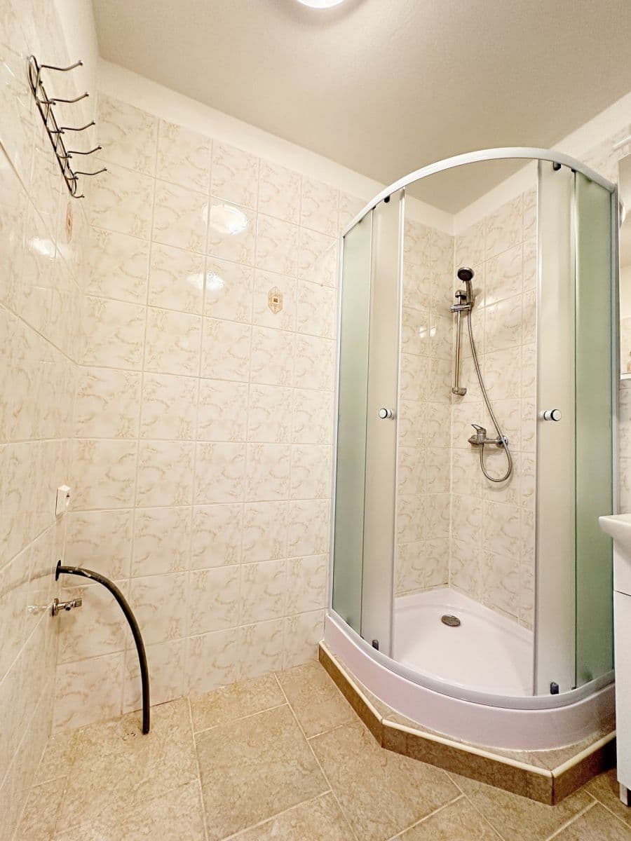 1 bedroom with open-plan kitchen flat to rent, 47 m², Slavatova, Prague, Prague 1 bedroom with open-plan kitchen flat to rent, 47 m², Slavatova, Prague, Prague