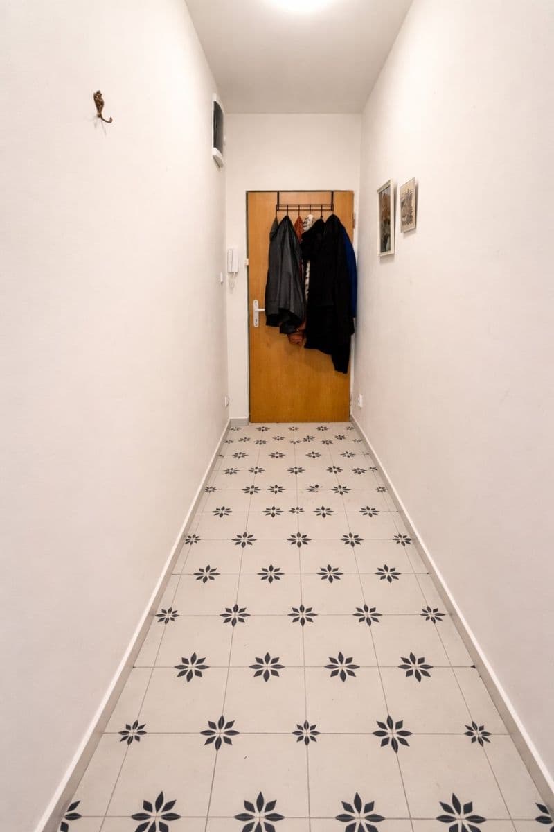 Studio flat to rent, 47 m², Vykáňská, Prague, Prague Studio flat to rent, 47 m², Vykáňská, Prague, Prague