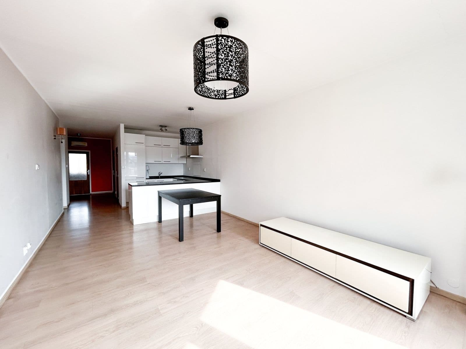 2 bedroom with open-plan kitchen flat to rent, 78 m², Tusarova, Prague, Prague 2 bedroom with open-plan kitchen flat to rent, 78 m², Tusarova, Prague, Prague