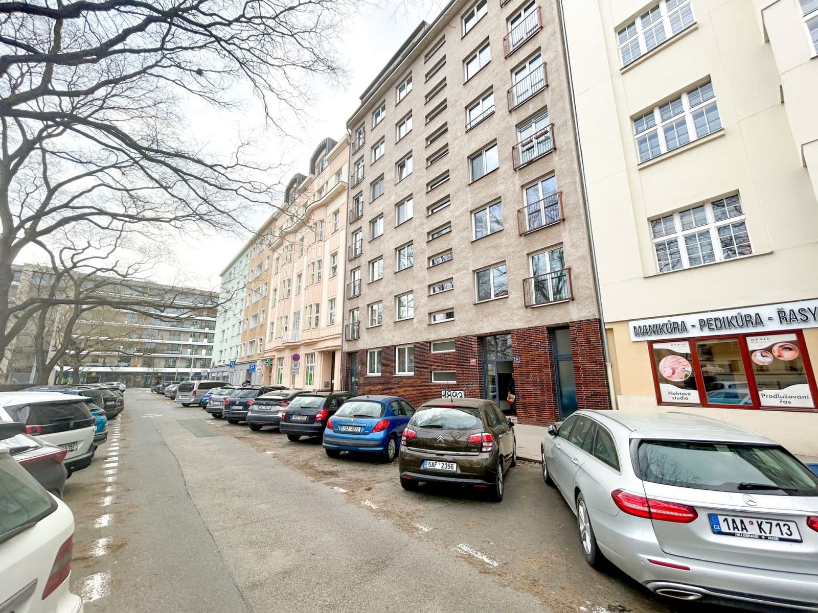 2 bedroom with open-plan kitchen flat to rent, 78 m², Tusarova, Prague, Prague 2 bedroom with open-plan kitchen flat to rent, 78 m², Tusarova, Prague, Prague