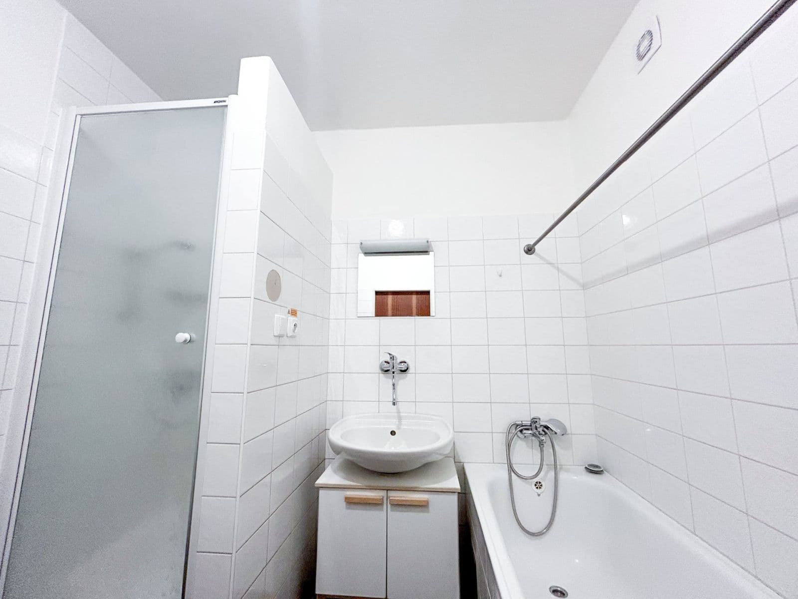 2 bedroom with open-plan kitchen flat to rent, 78 m², Tusarova, Prague, Prague 2 bedroom with open-plan kitchen flat to rent, 78 m², Tusarova, Prague, Prague