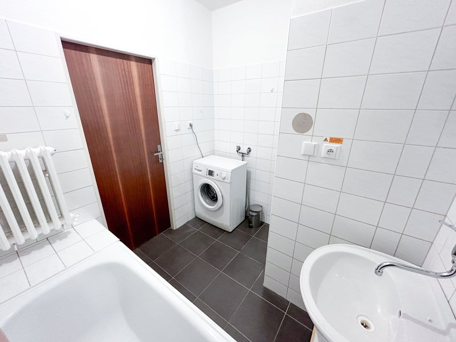 2 bedroom with open-plan kitchen flat to rent, 78 m², Tusarova, Prague, Prague 2 bedroom with open-plan kitchen flat to rent, 78 m², Tusarova, Prague, Prague