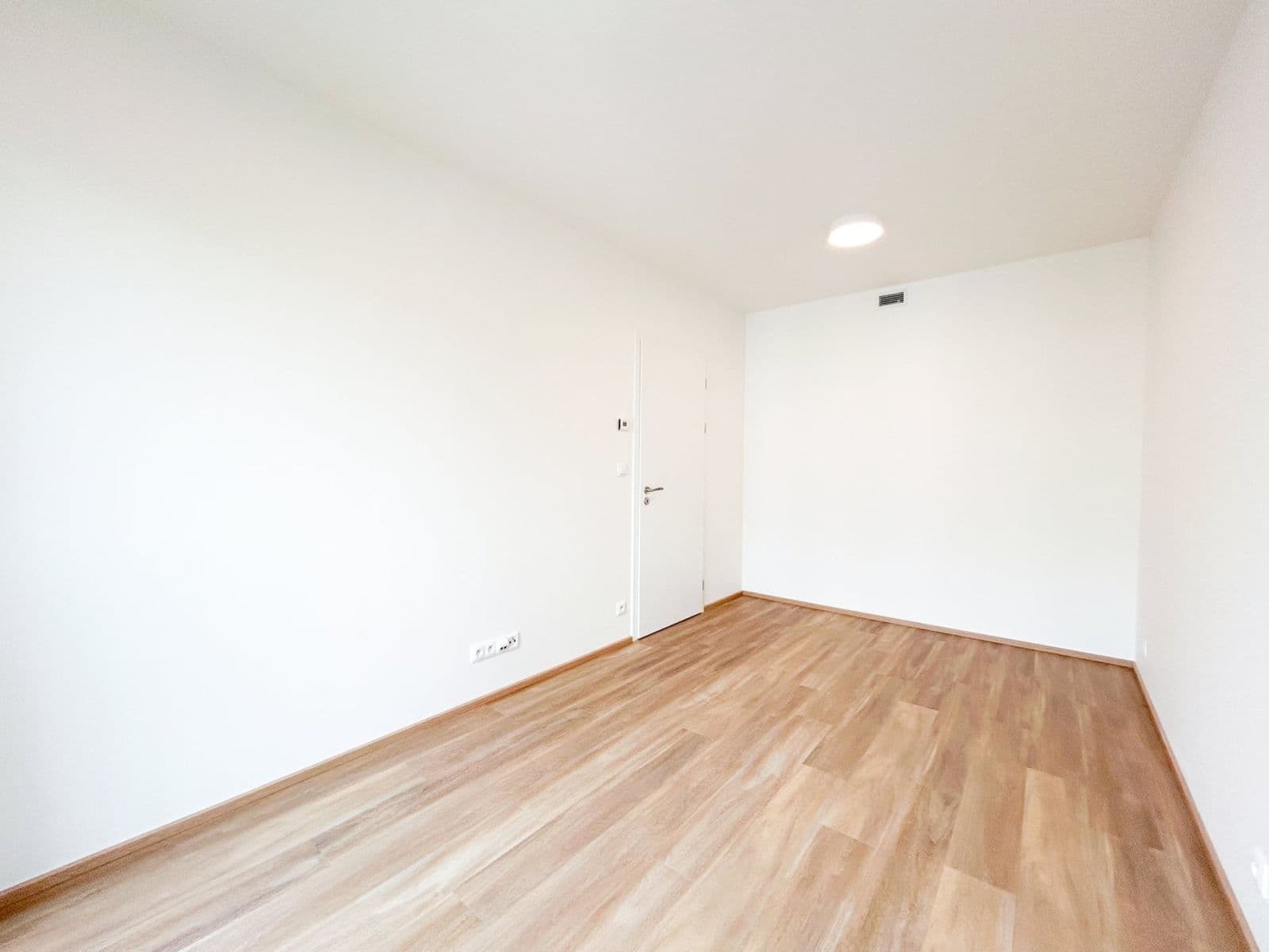 1 bedroom with open-plan kitchen flat to rent, 59 m², Domalípova, Prague, Prague 1 bedroom with open-plan kitchen flat to rent, 59 m², Domalípova, Prague, Prague