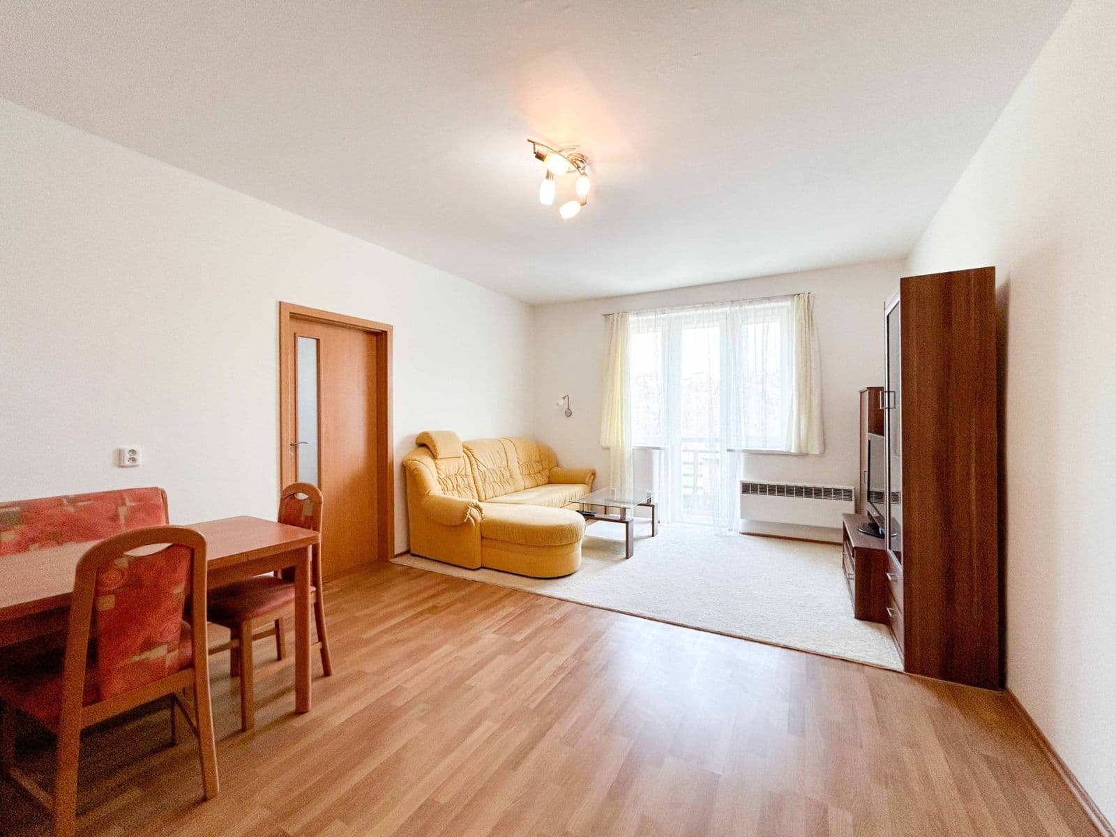 1 bedroom with open-plan kitchen flat to rent, 50 m², Střížkovská, Prague, Prague 1 bedroom with open-plan kitchen flat to rent, 50 m², Střížkovská, Prague, Prague