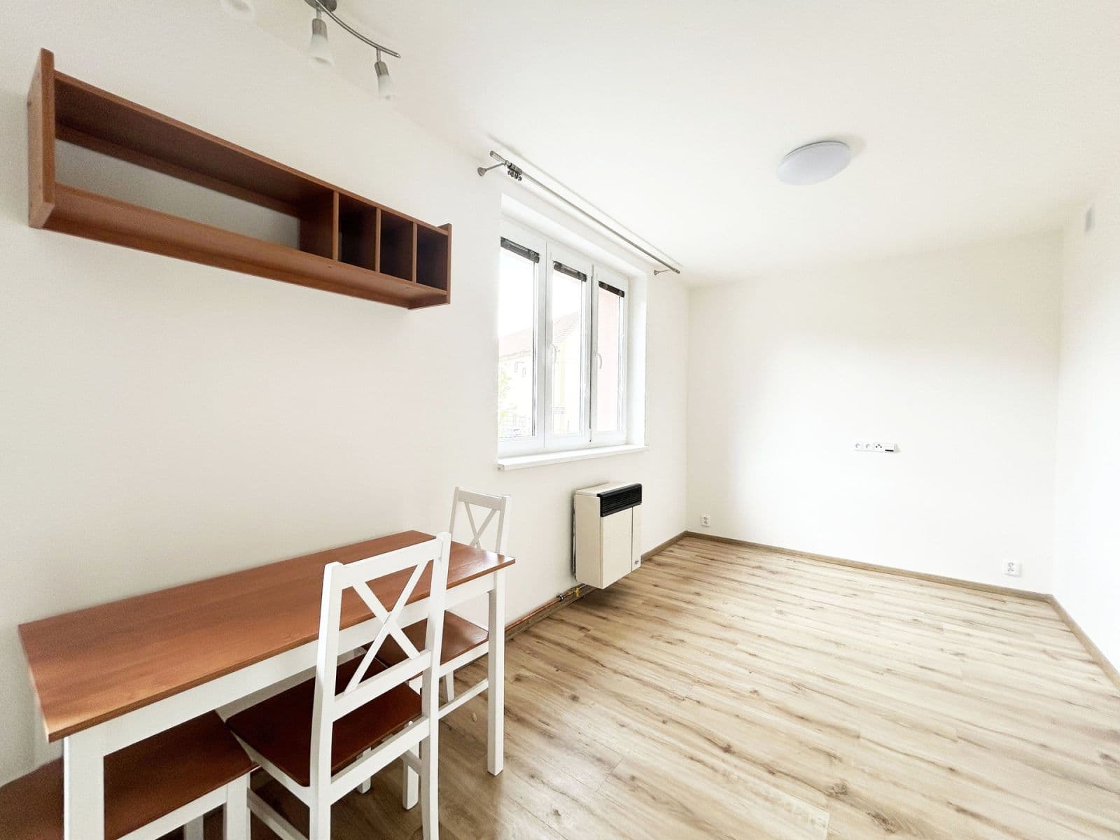Studio flat to rent, 45 m², Roztocká, Velké Přílepy, Středočeský Region Studio flat to rent, 45 m², Roztocká, Velké Přílepy, Středočeský Region