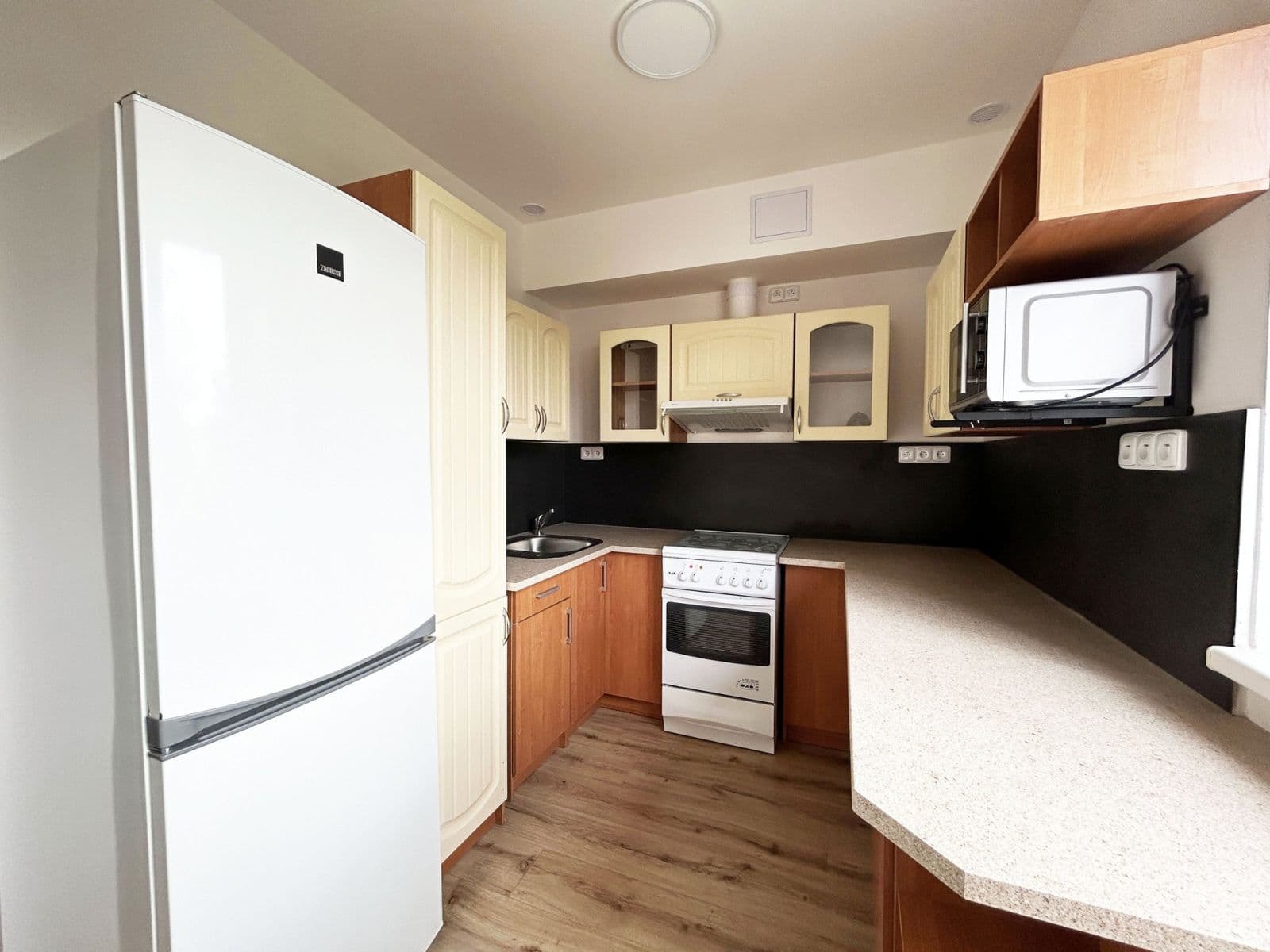 Studio flat to rent, 45 m², Roztocká, Velké Přílepy, Středočeský Region Studio flat to rent, 45 m², Roztocká, Velké Přílepy, Středočeský Region