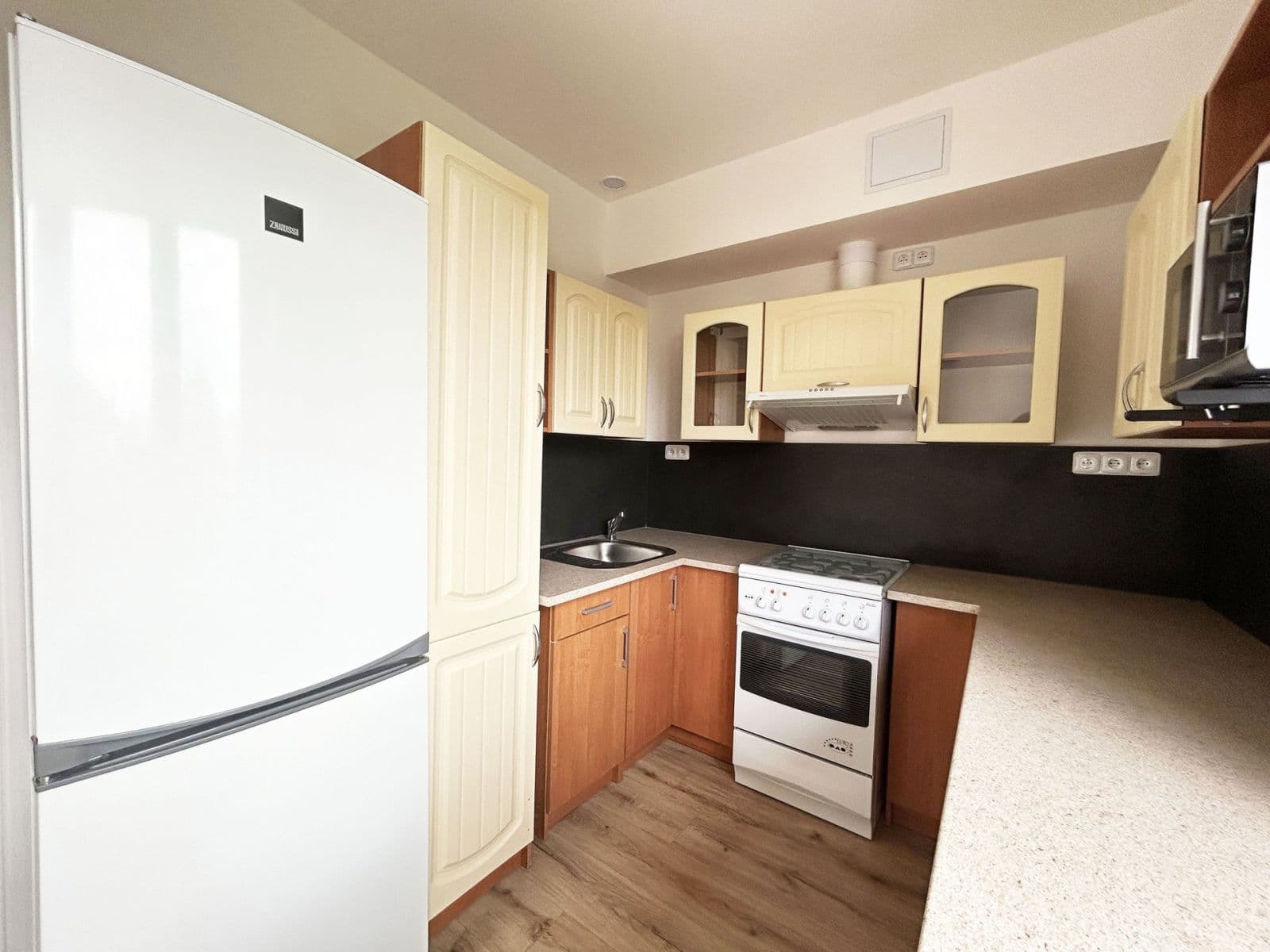 Studio flat to rent, 45 m², Roztocká, Velké Přílepy, Středočeský Region Studio flat to rent, 45 m², Roztocká, Velké Přílepy, Středočeský Region