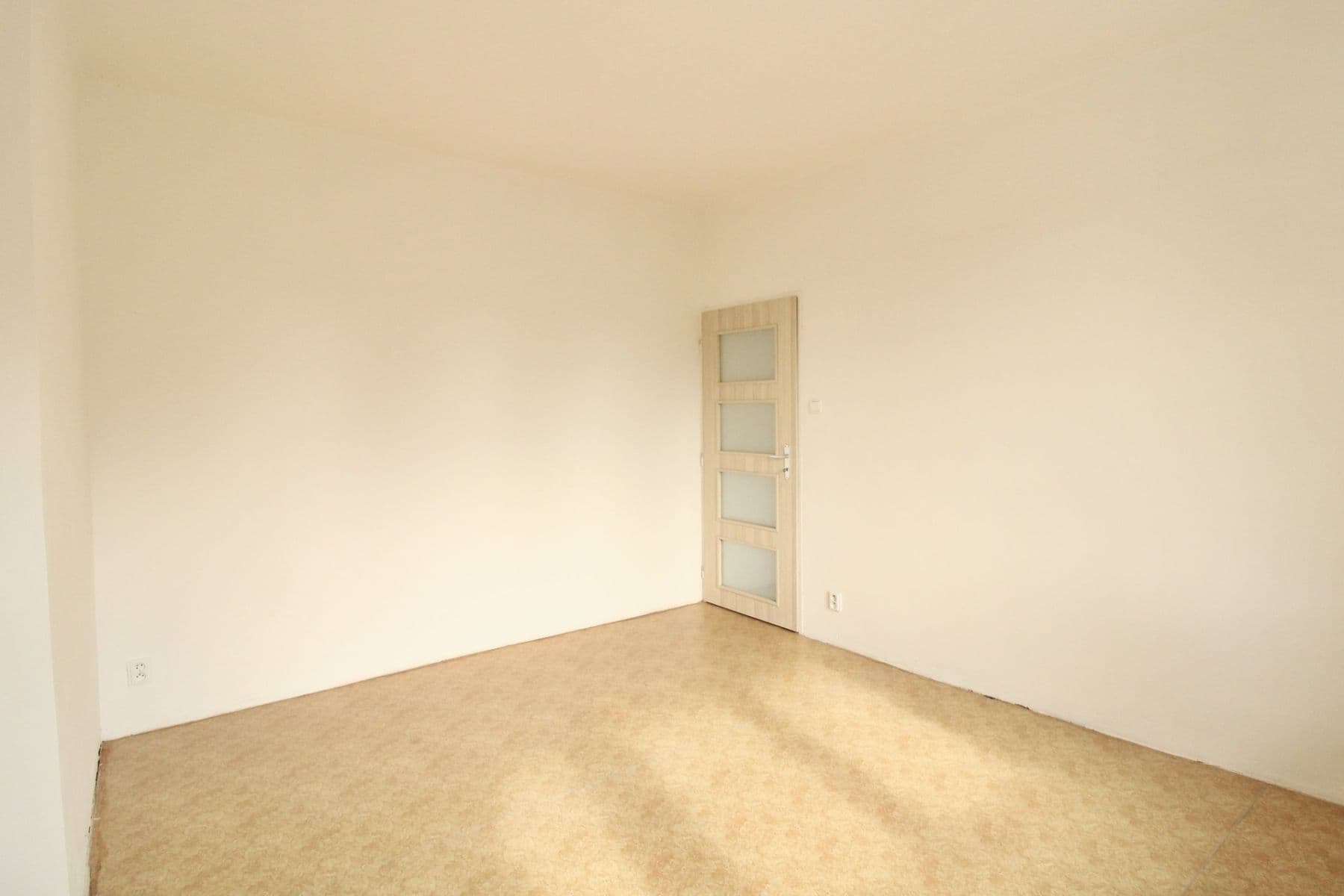 2 bedroom flat to rent, 45 m², Na Petřinách, Prague, Prague 2 bedroom flat to rent, 45 m², Na Petřinách, Prague, Prague