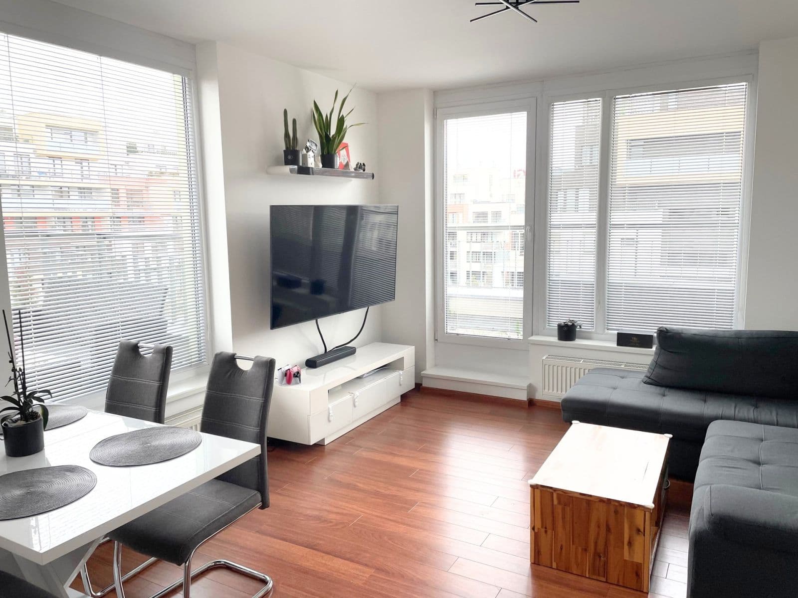 1 bedroom with open-plan kitchen flat to rent, 50 m², Svitákova, Prague, Prague 1 bedroom with open-plan kitchen flat to rent, 50 m², Svitákova, Prague, Prague